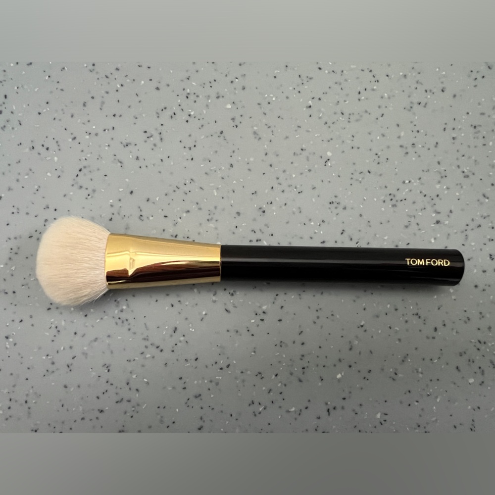 Brand new Tom Ford 02 goat hair makeup brush